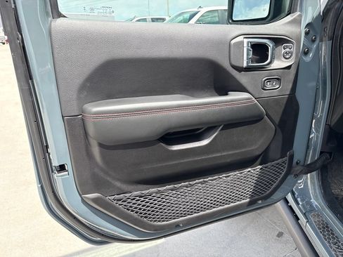 Used 2025 Jeep Wrangler Unlimited Rubicon AWD/4WD image 16