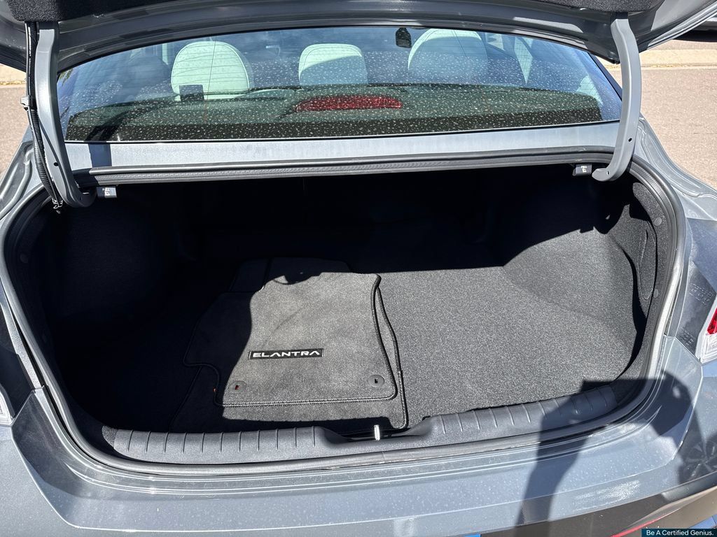 Certified 2026 Hyundai Elantra Limited FWD image 15