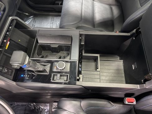 Used 2022 Toyota Tundra Platinum image 31