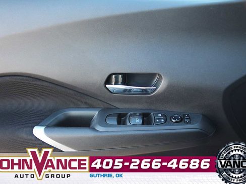 Used 2022 Nissan Kicks SV image 29