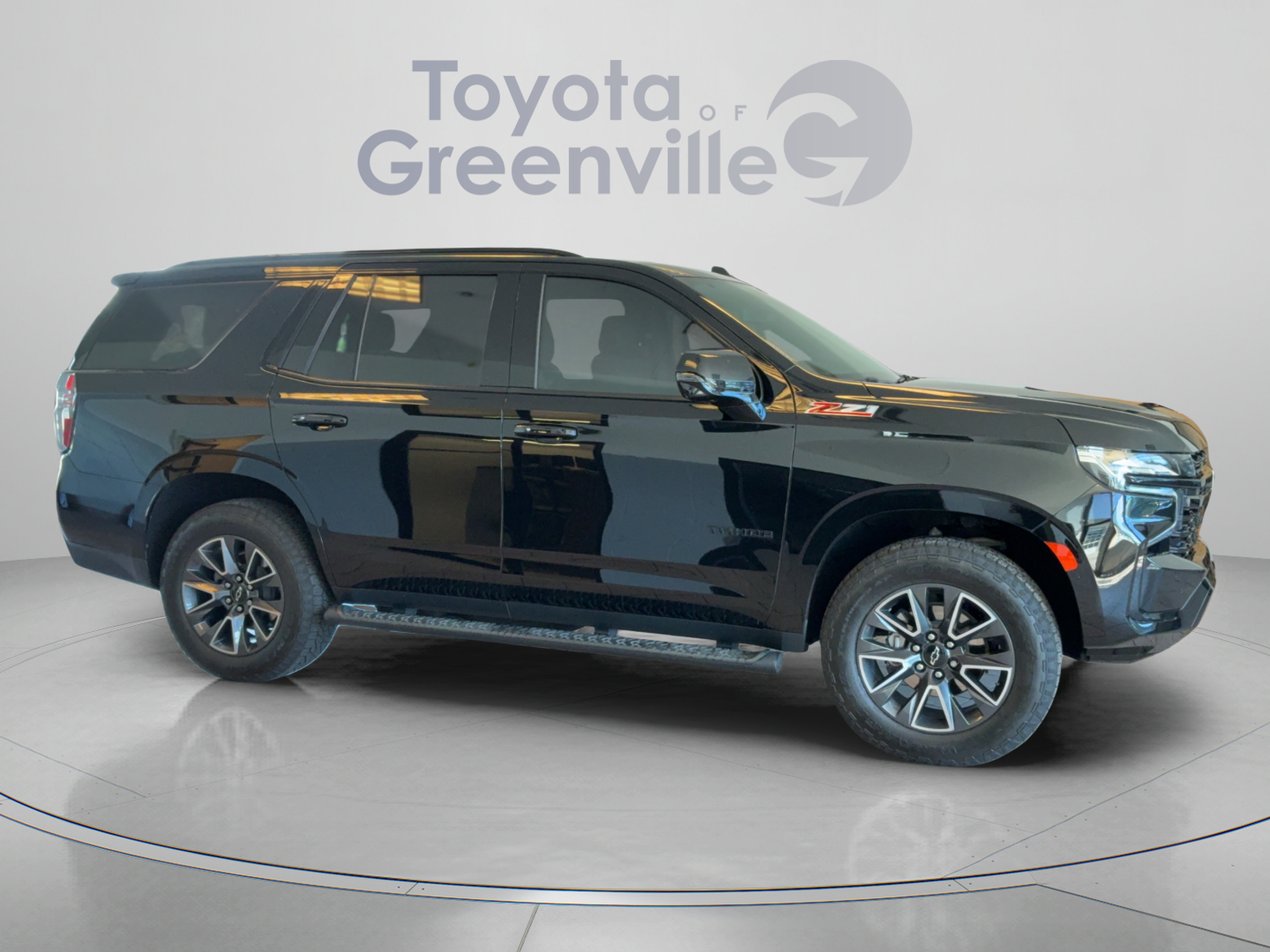Used 2023 Chevrolet Tahoe Z71 w/ Luxury Package AWD/4WD image 7