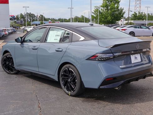 New 2026 Nissan Sentra SR w/ SR Premium Package FWD image 2