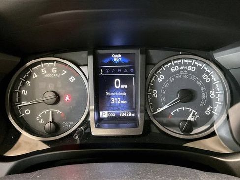 Used 2017 Toyota Tacoma TRD Off-Road AWD/4WD image 22