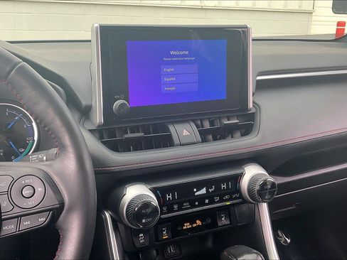 Used 2023 Toyota RAV4 SE image 7