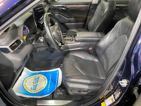 Used 2022 Toyota Highlander Platinum image 17