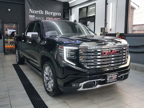 Used 2025 GMC Sierra 1500 Denali w/ Denali Reserve Package AWD/4WD image 3