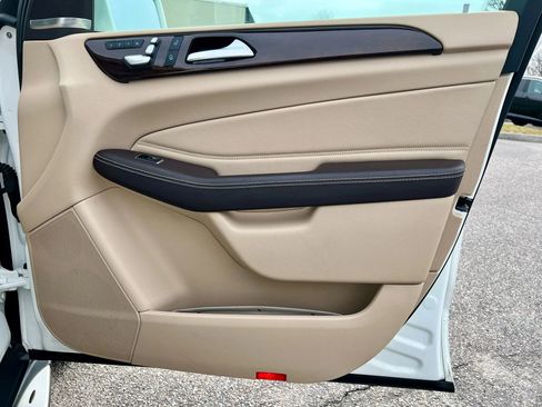 Used 2017 Mercedes-Benz GLS 450 4MATIC image 40