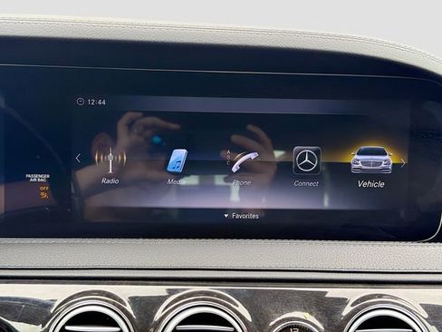 Used 2018 Mercedes-Benz S 560 4MATIC Sedan image 30