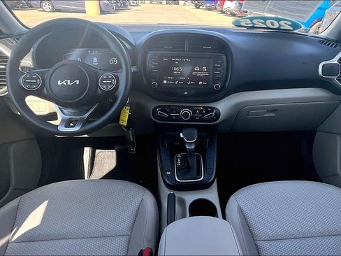Used 2025 Kia Soul S FWD image 7