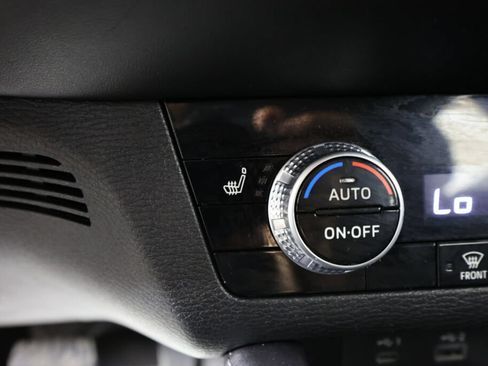 Used 2024 Mitsubishi Outlander SE AWD/4WD image 37