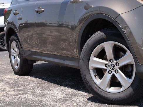 Used 2015 Toyota RAV4 XLE w/ Four Season Floor Mat Package AWD/4WD image 3