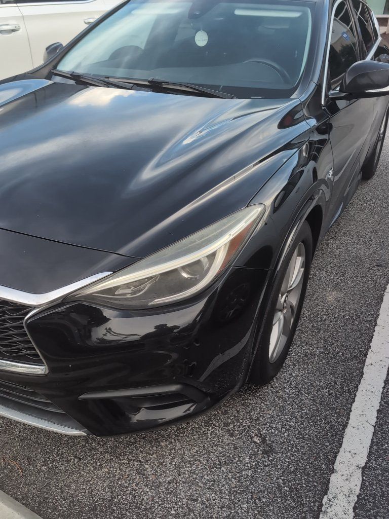 Used 2018 INFINITI QX30 FWD image 3