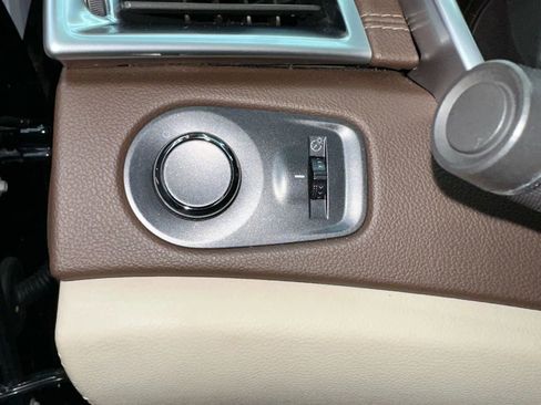 Used 2015 Cadillac SRX Luxury w/ Driver Awareness Package image 10