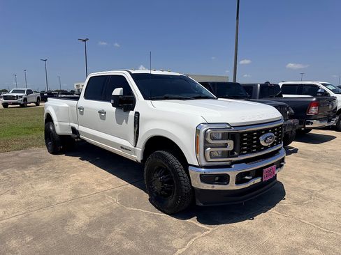 Used 2023 Ford F350 Lariat w/ Lariat Ultimate Package AWD/4WD image 1