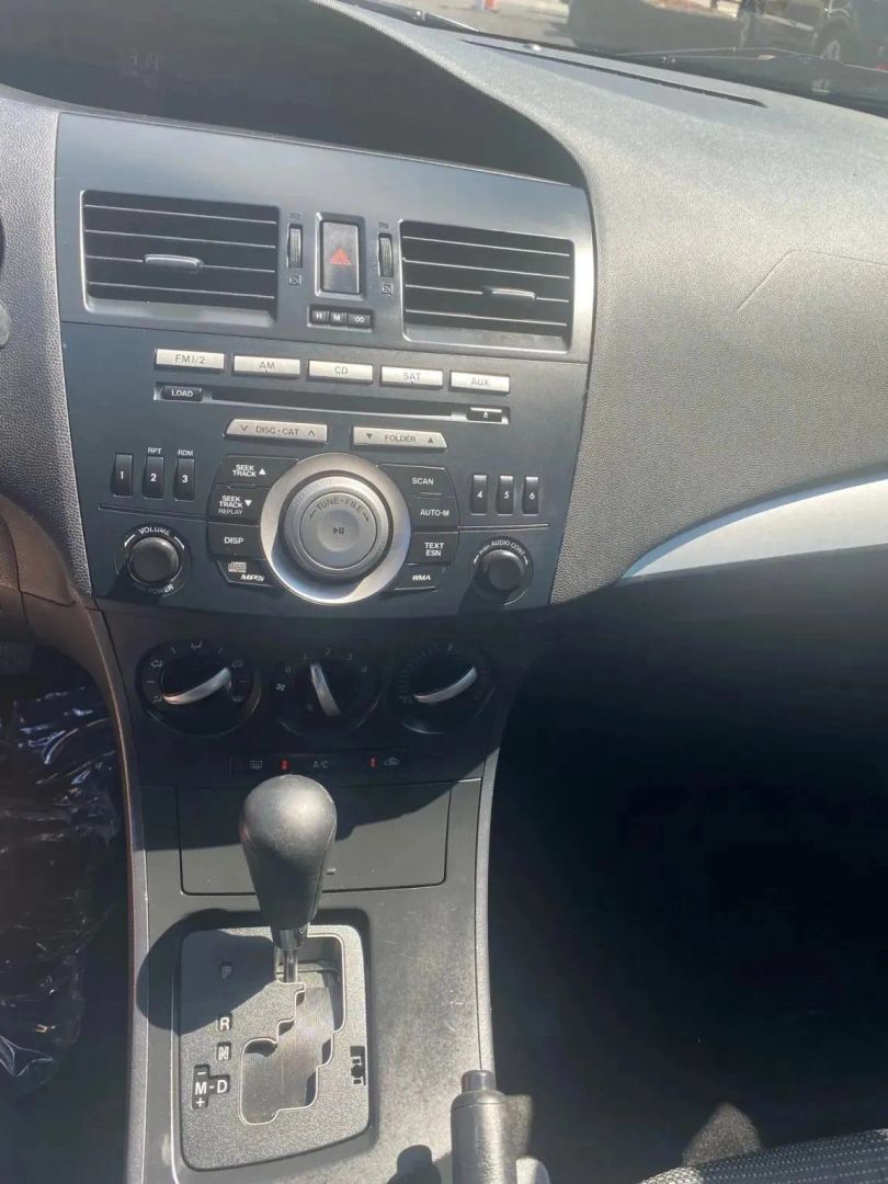 Used 2013 MAZDA MAZDA3 i SV w/ Convenience Pkg FWD image 11