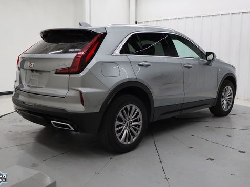 Used 2025 Cadillac XT4 Premium Luxury image 4