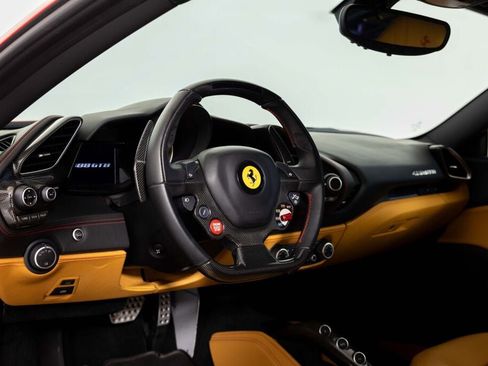 Used 2017 Ferrari 488 GTB RWD image 4