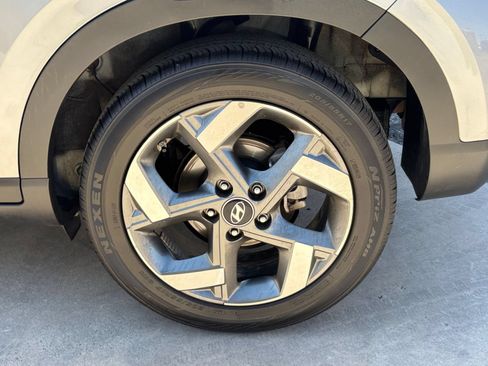 Used 2025 Hyundai Venue SEL FWD image 29
