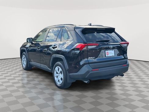 Used 2020 Toyota RAV4 LE image 5