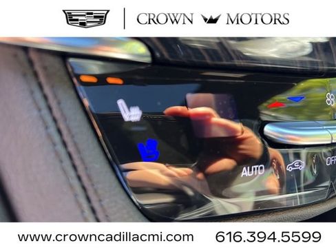 Used 2025 Cadillac XT6 Premium Luxury w/ LPO, Floor Liner Package image 27