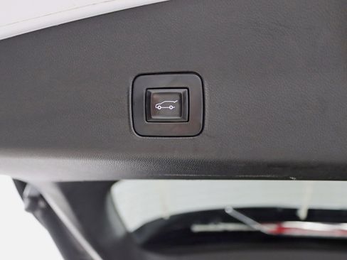 Used 2021 Chevrolet TrailBlazer RS w/ Sun and Liftgate Package image 35