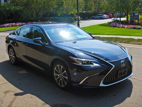 Used 2021 Lexus ES 250 w/ Premium Package image 3