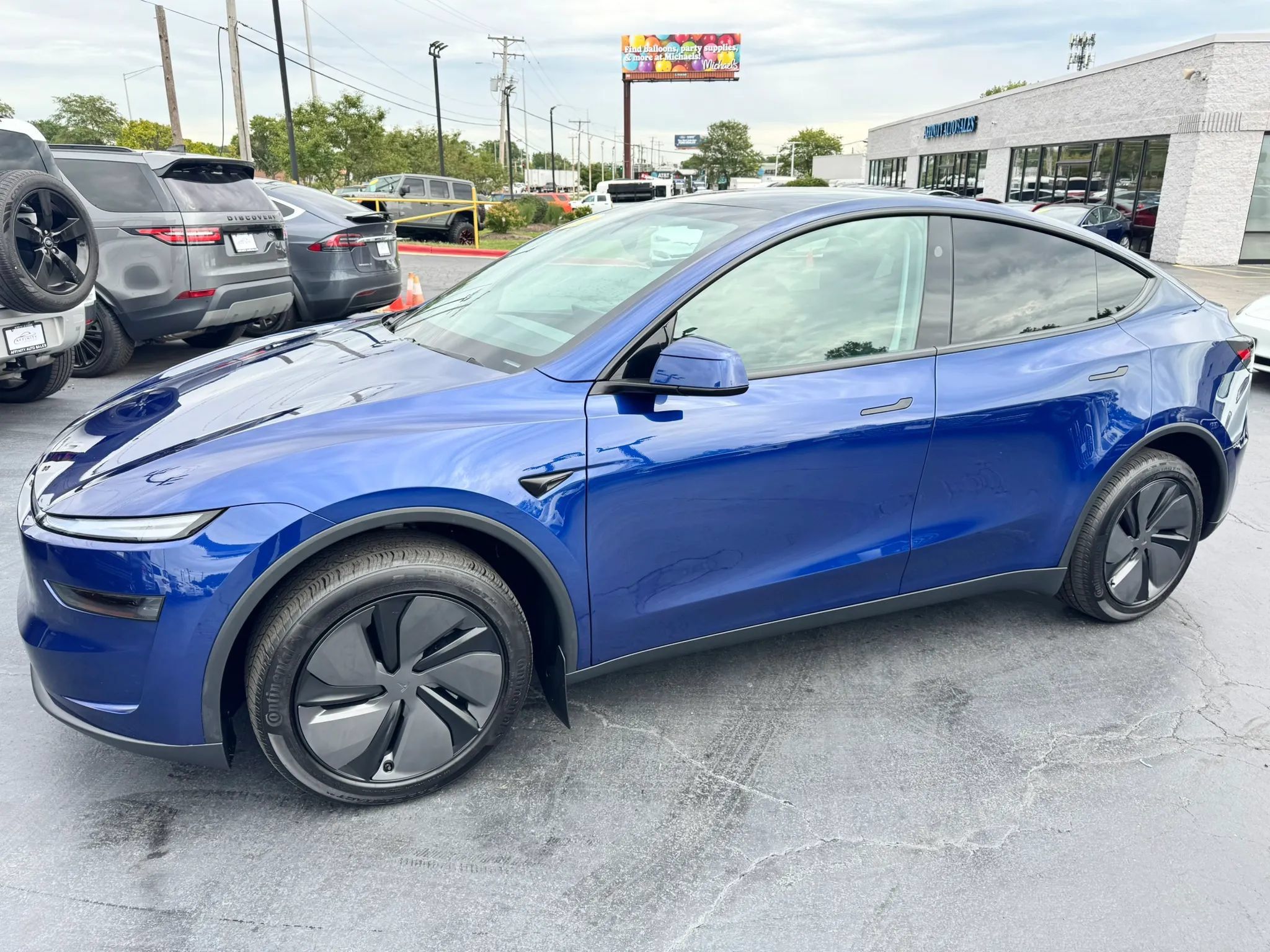Used 2026 Tesla Model Y Long Range AWD/4WD image 2