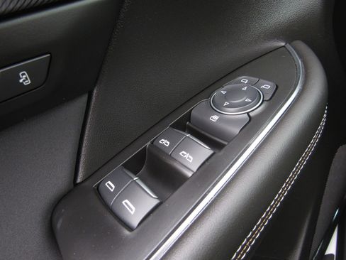 Used 2025 Buick Envision Sport Touring image 21