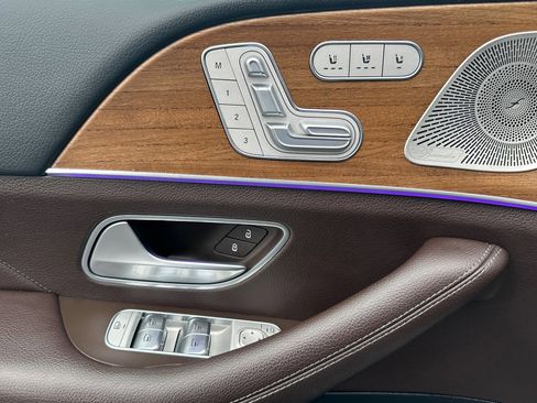 Used 2022 Mercedes-Benz GLS 450 4MATIC w/ AMG Line Exterior image 11