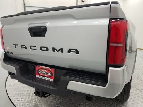 Certified 2026 Toyota Tacoma SR5 AWD/4WD image 25