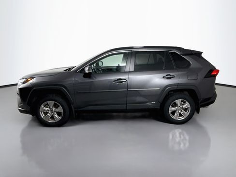 Used 2025 Toyota RAV4 XLE AWD/4WD image 4