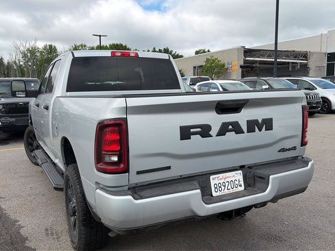 Used 2026 RAM 2500 Big Horn AWD/4WD image 3