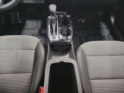 Used 2025 Chevrolet Trax LT w/ LT Convenience Package image 18