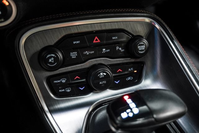 Used 2015 Dodge Challenger R/T Plus RWD image 27