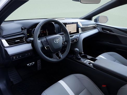 Certified 2025 Toyota Camry SE w/ Convenience Package image 27