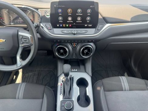 Used 2024 Chevrolet Blazer LT w/ Convenience Package FWD image 12