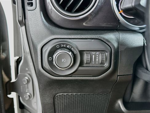 Used 2021 Jeep Wrangler Unlimited Sport AWD/4WD image 17