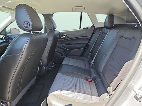 Used 2025 Chevrolet Trax LT image 8