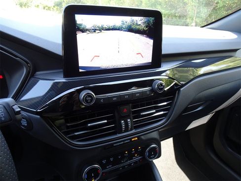 Used 2025 Ford Escape ST-Line w/ Cold Weather Package image 17