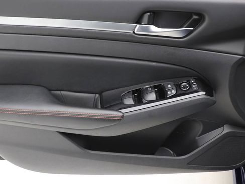 Used 2024 Nissan Altima 2.5 SR image 15