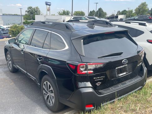 Used 2024 Subaru Outback Premium AWD/4WD image 3