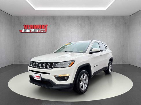 Used 2020 Jeep Compass Latitude w/ Cold Weather Group AWD/4WD image 3