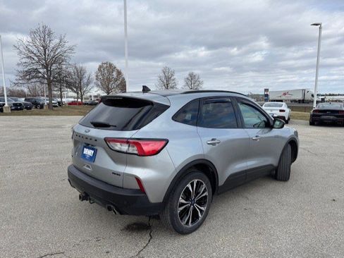 Used 2022 Ford Escape SEL w/ SEL Stealth AWD Package image 9