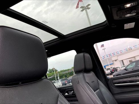 Used 2022 GMC Yukon Denali AWD/4WD image 18