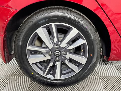 Used 2023 Nissan Versa SV w/ Trunk Package image 32