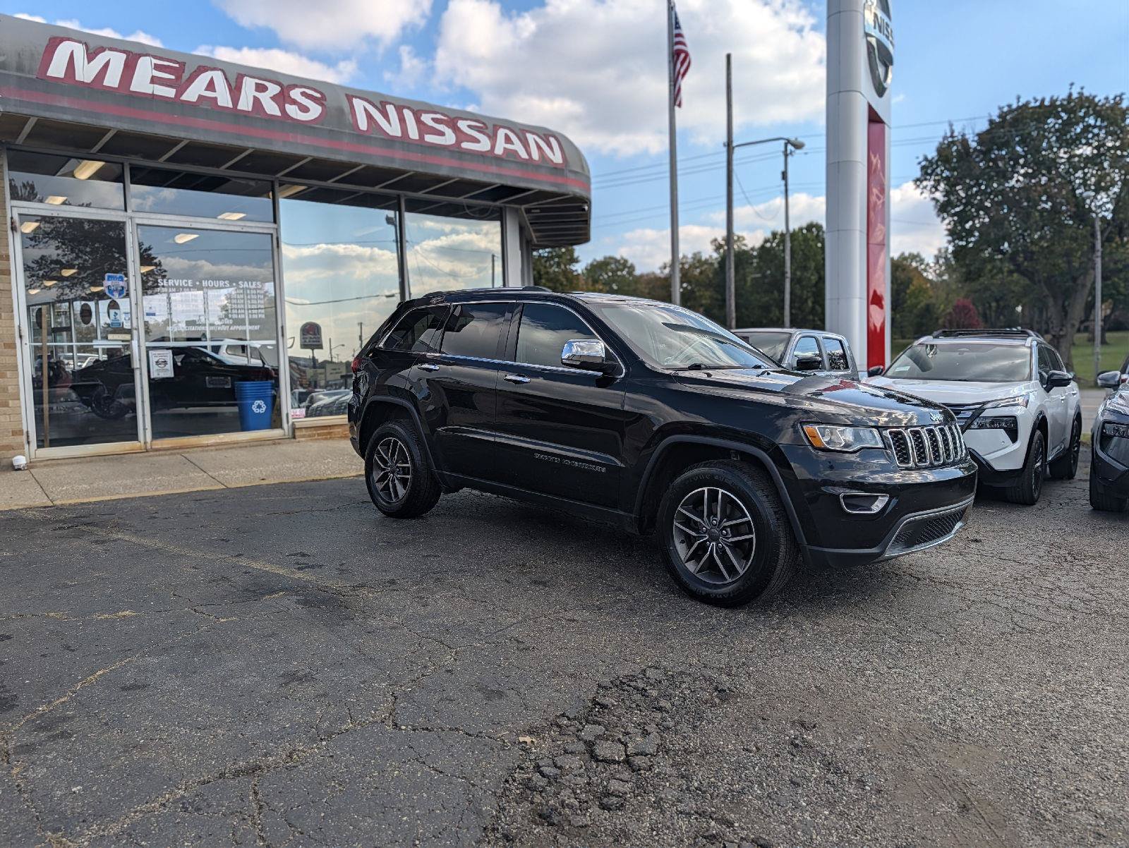 Used 2020 Jeep Grand Cherokee Limited AWD/4WD image 14