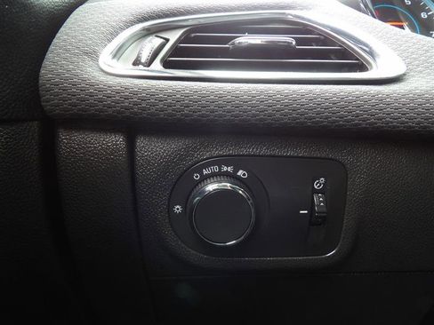 Used 2018 Chevrolet Cruze LT w/ Convenience Package image 22