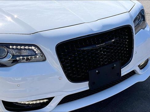 Used 2023 Chrysler 300 Touring L w/ Comfort Group AWD/4WD image 31