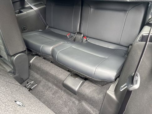 New 2025 Mitsubishi Outlander AWD image 32