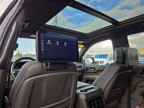 Used 2025 GMC Yukon Denali Ultimate w/ LPO, Floor Liner Package image 36